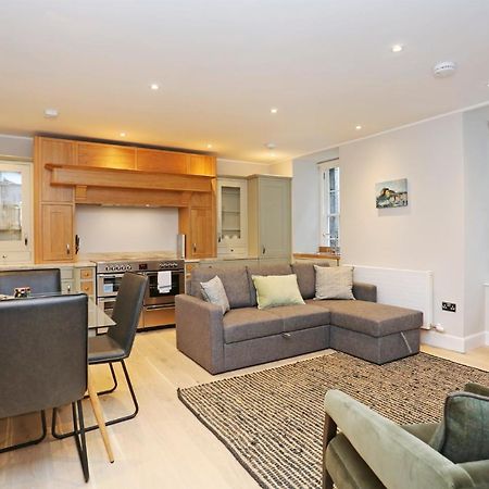 에든버러 Joivy Modern And Airy Flat On The Historic Royal Mile 아파트 외부 사진