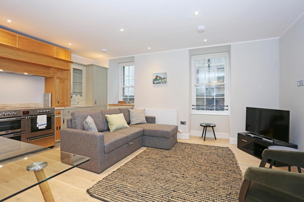 에든버러 Joivy Modern And Airy Flat On The Historic Royal Mile 아파트 외부 사진