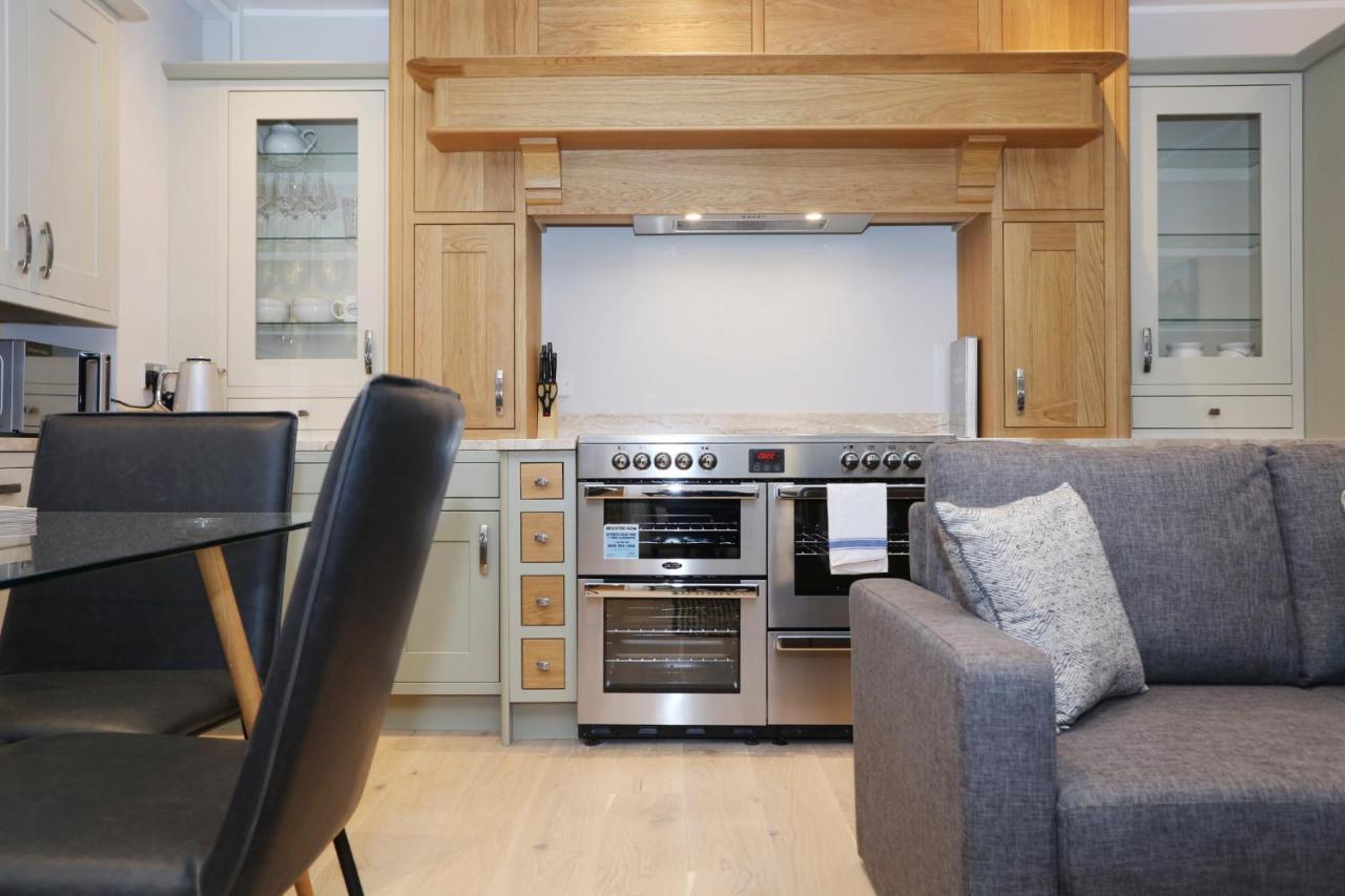 에든버러 Joivy Modern And Airy Flat On The Historic Royal Mile 아파트 외부 사진